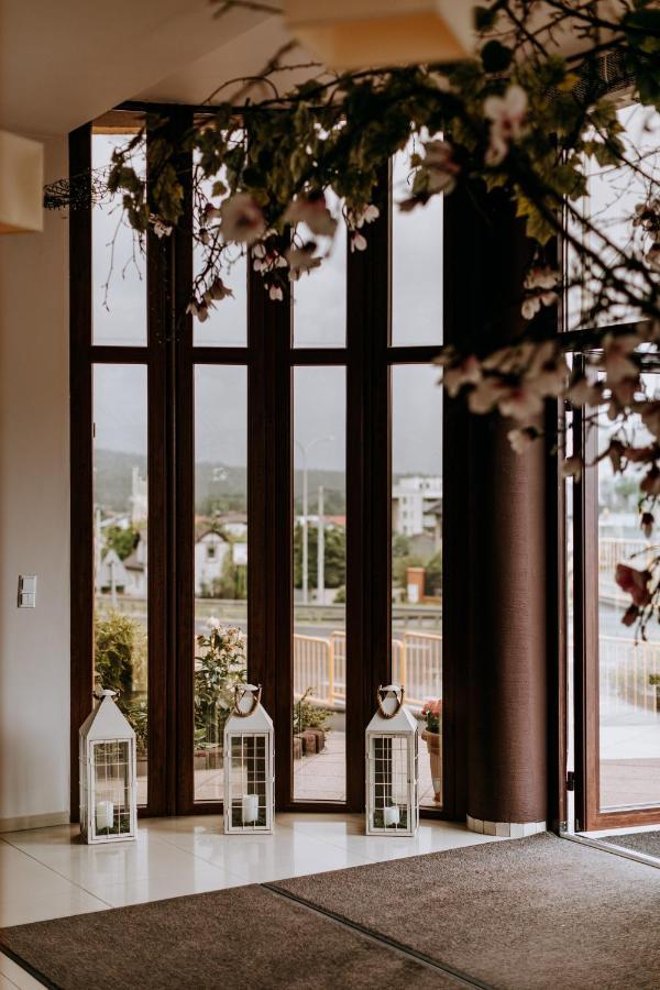 Hotel Magnolia Sitkowka-Nowiny Екстериор снимка