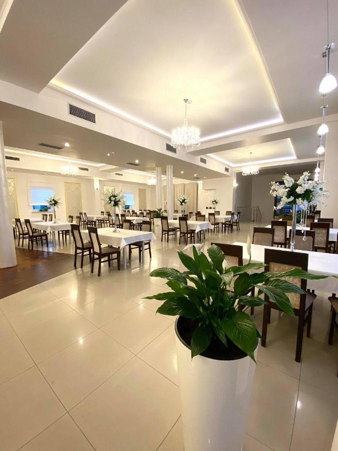 Hotel Magnolia Sitkowka-Nowiny Екстериор снимка