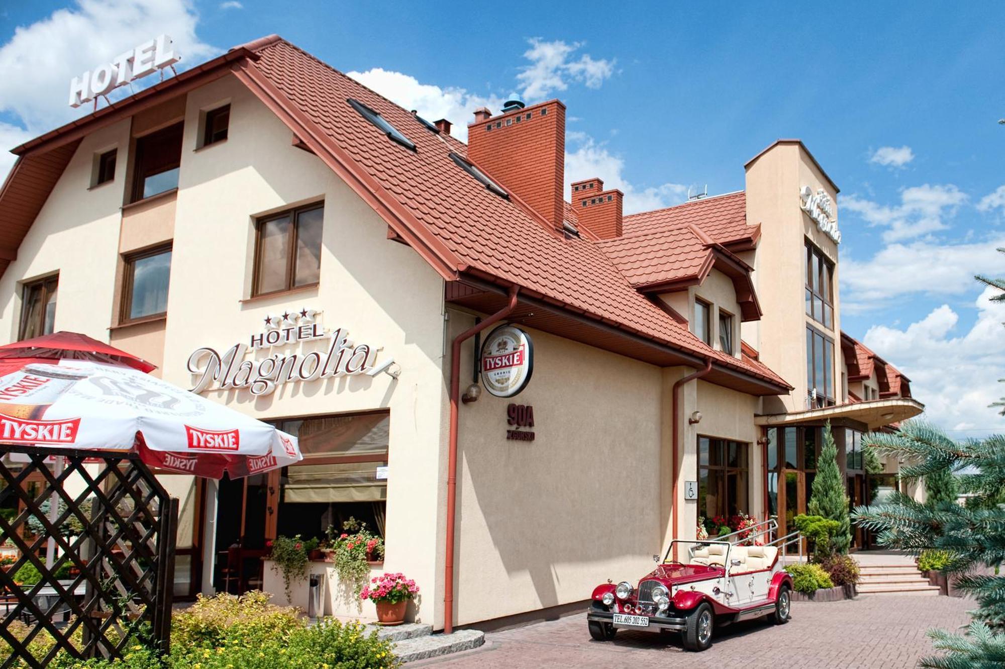 Hotel Magnolia Sitkowka-Nowiny Екстериор снимка
