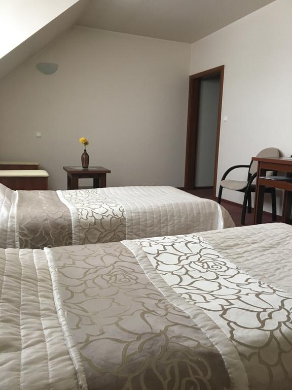Hotel Magnolia Sitkowka-Nowiny Екстериор снимка