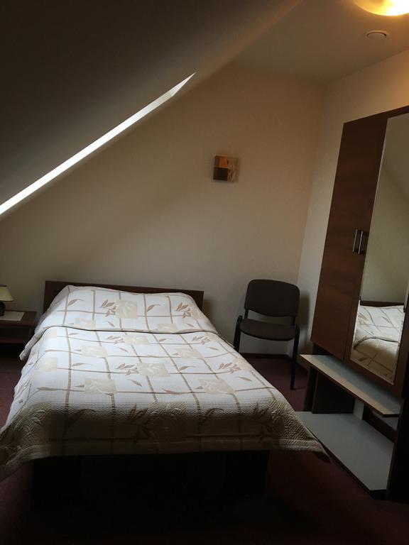 Hotel Magnolia Sitkowka-Nowiny Екстериор снимка