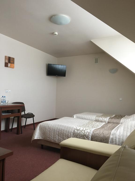 Hotel Magnolia Sitkowka-Nowiny Екстериор снимка