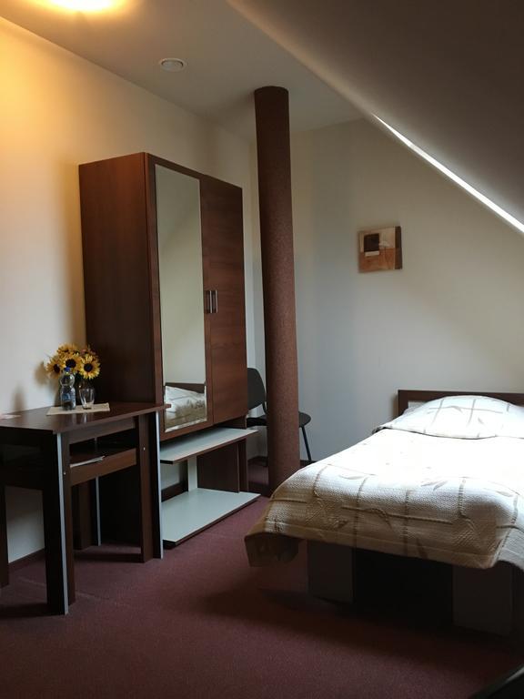 Hotel Magnolia Sitkowka-Nowiny Екстериор снимка