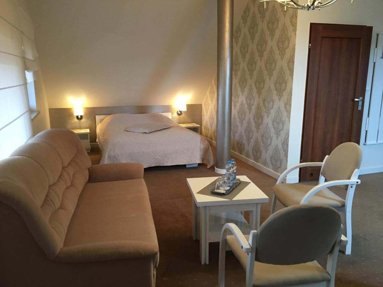 Hotel Magnolia Sitkowka-Nowiny Екстериор снимка
